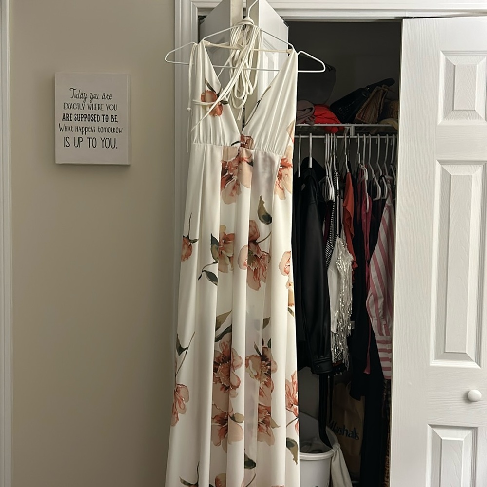 Flowy maxi dress with slit